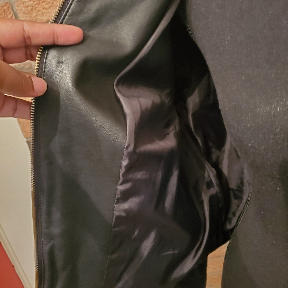 Leather jacket - Picture 5 of 6